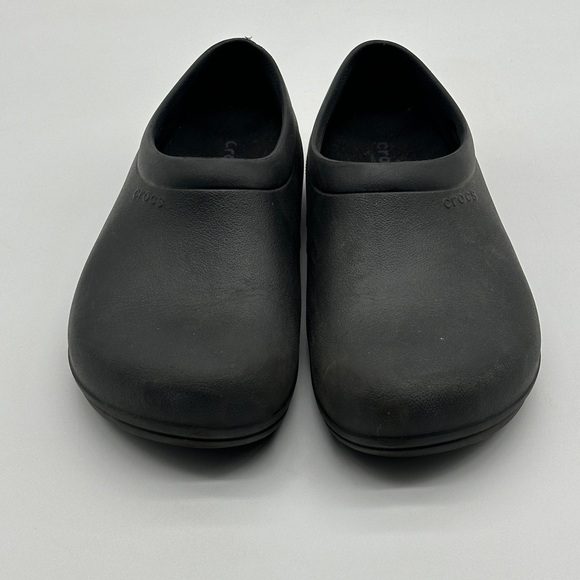 Crocs Slip Resistant Shoes On The Clock Work Clogs Black Slip On Mens 6 205073 - Picture 1 of 11